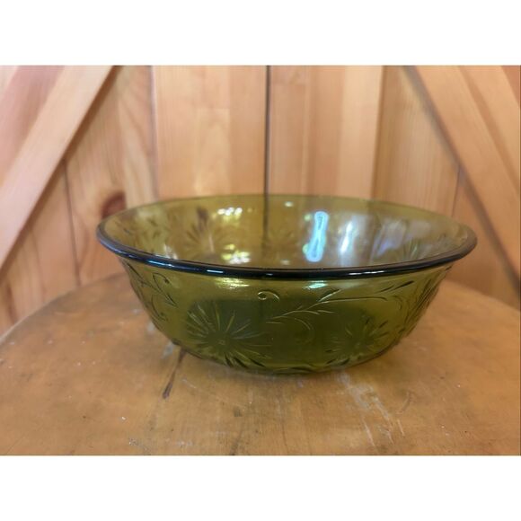 Vintage Indiana Glass Company Glass Green Daisy Pattern Bowl 7.5" x 2.75", 1970s - Picture 2 of 11